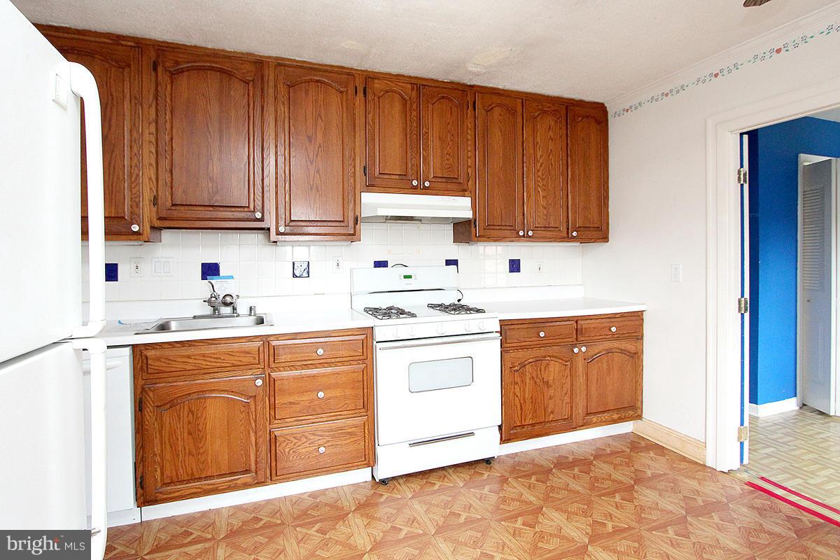 12002 Colin Road Silver Spring, MD 20906 - Photo 13 of 30 Kitchen