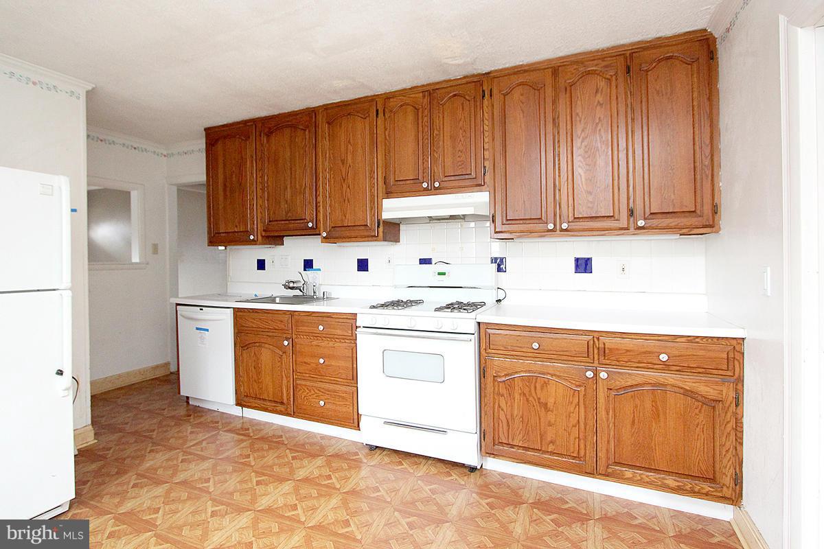12002 Colin Road Silver Spring, MD 20906 - Photo 14 of 30 Kitchen
