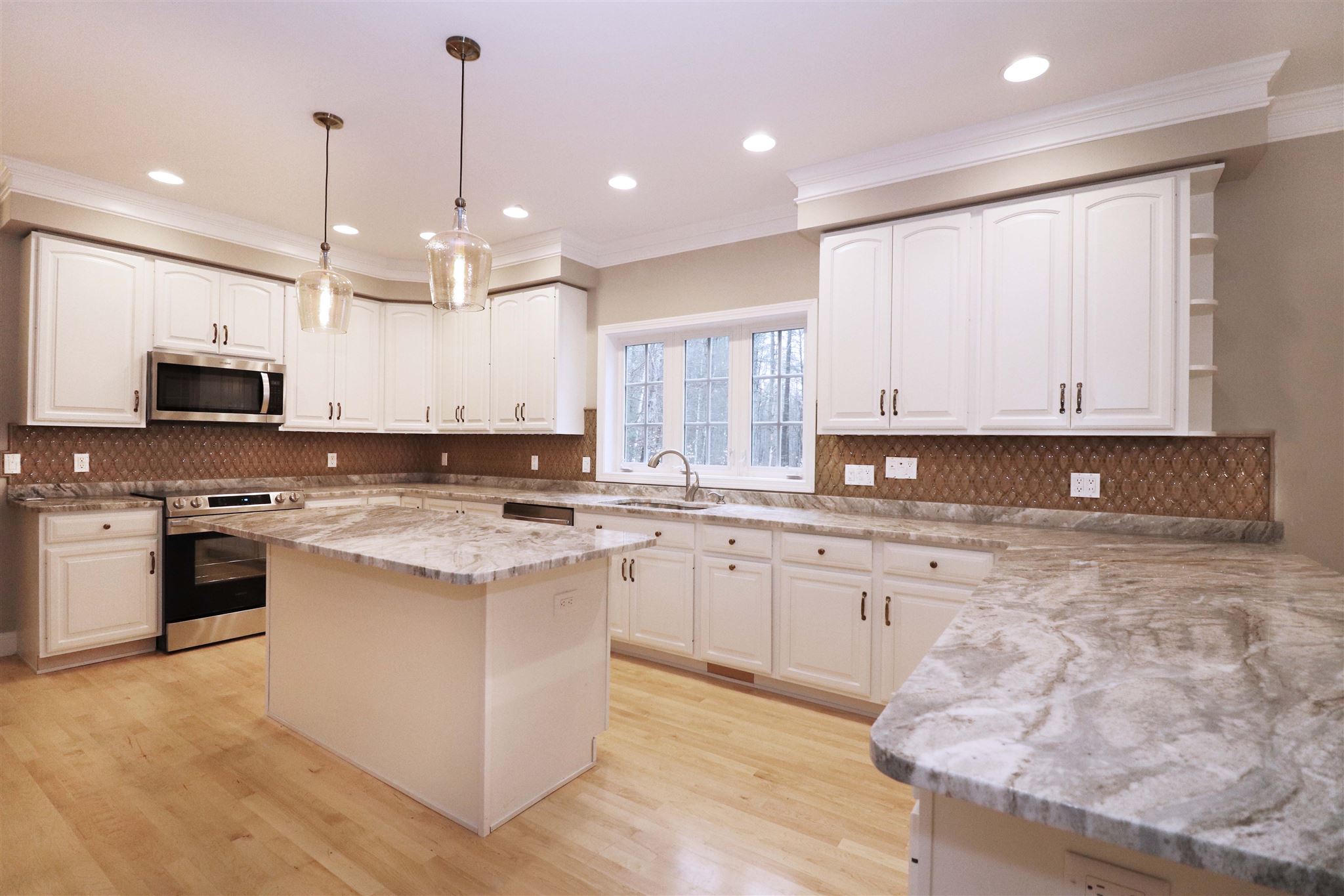 72 Drinkwater Road Exeter, NH 03833 - Photo 7 of 22 Gallery Image 7