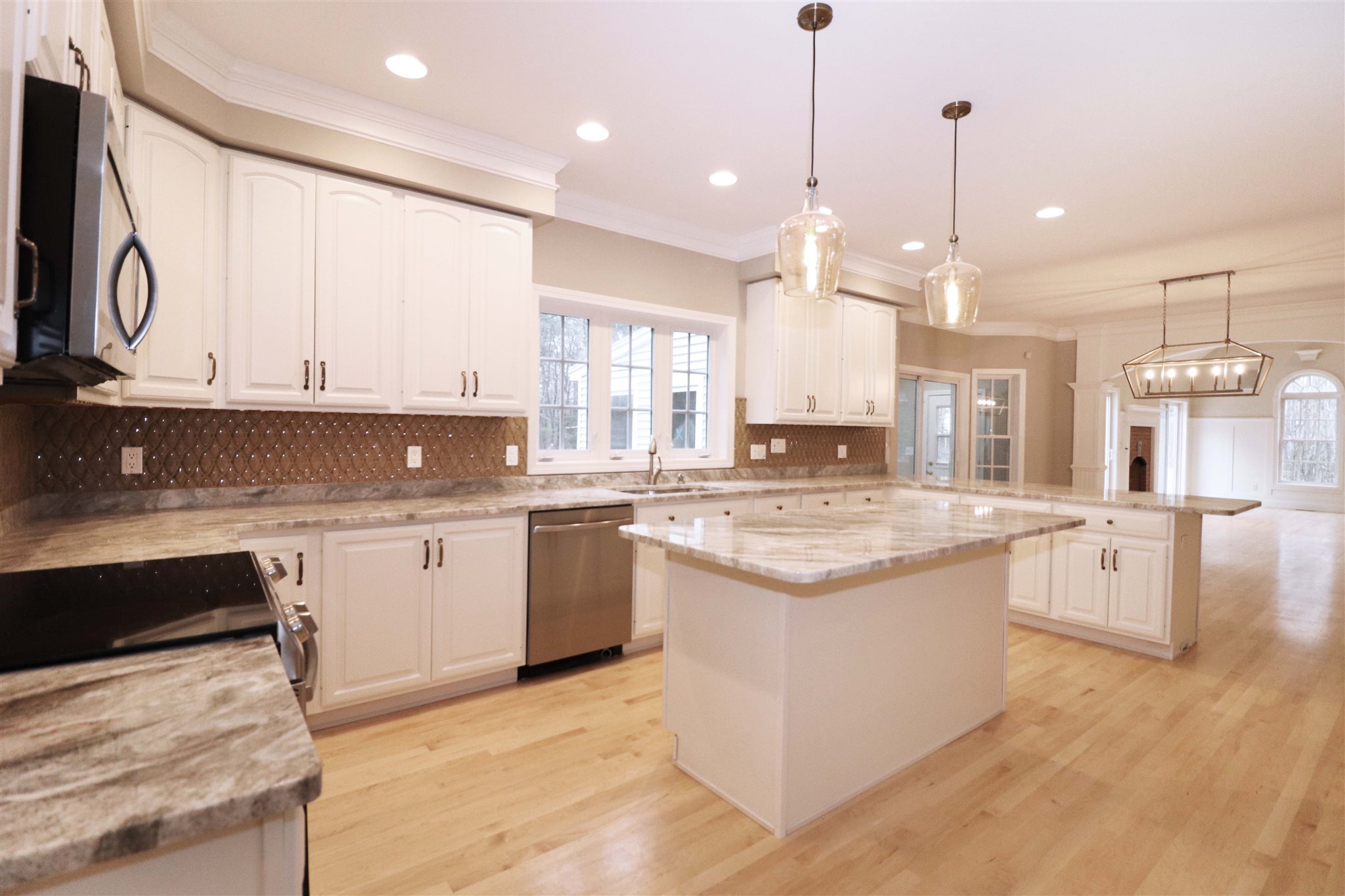 72 Drinkwater Road Exeter, NH 03833 - Photo 9 of 22 Gallery Image 9