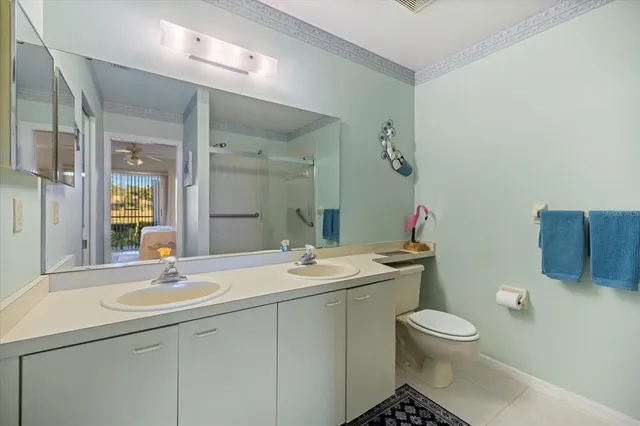 $1,950 | 880 Bird Bay Drive West, Unit 106, Venice, FL 34285