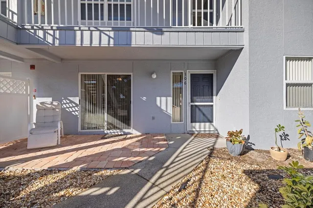 $1,950 | 880 Bird Bay Drive West, Unit 106, Venice, FL 34285