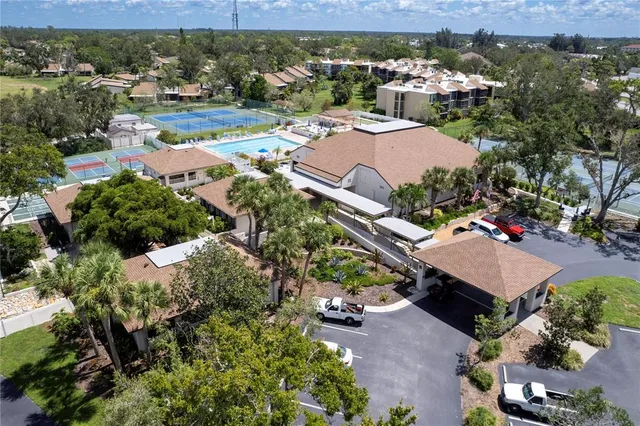 $1,950 | 880 Bird Bay Drive West, Unit 106, Venice, FL 34285