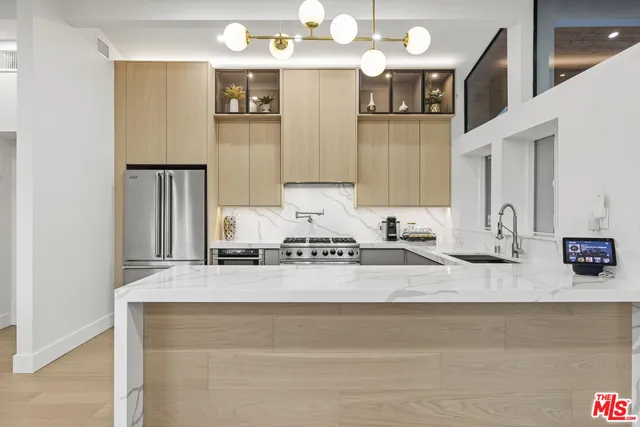 $2,100,000 | 22263 Flanco Road, Woodland Hills, CA 91364