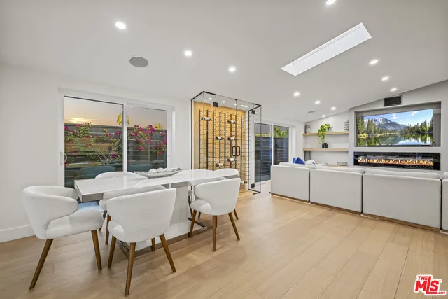 $2,100,000 | 22263 Flanco Road, Woodland Hills, CA 91364