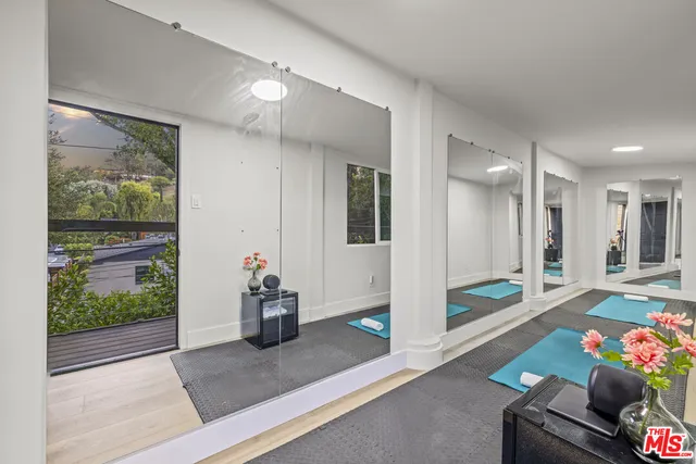 $2,100,000 | 22263 Flanco Road, Woodland Hills, CA 91364