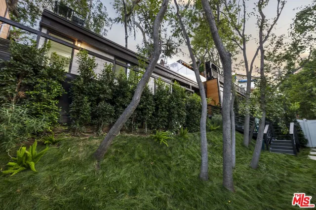 $2,100,000 | 22263 Flanco Road, Woodland Hills, CA 91364