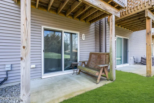 $399,999 | 19 Berkeley Crossings Way, Unit 319, Bayville, NJ 08721