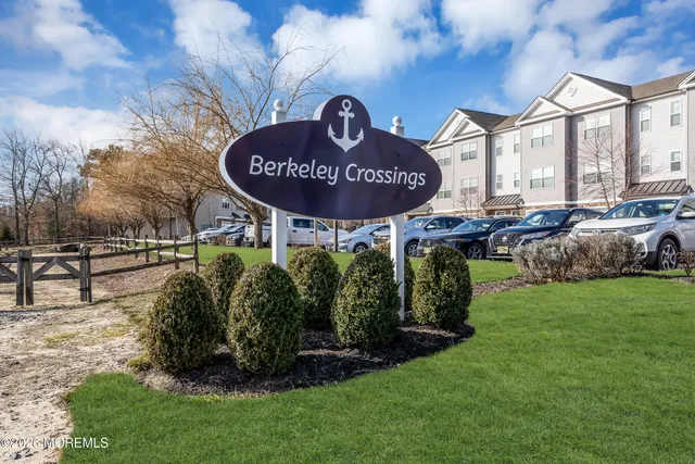 $399,999 | 19 Berkeley Crossings Way, Unit 319, Bayville, NJ 08721