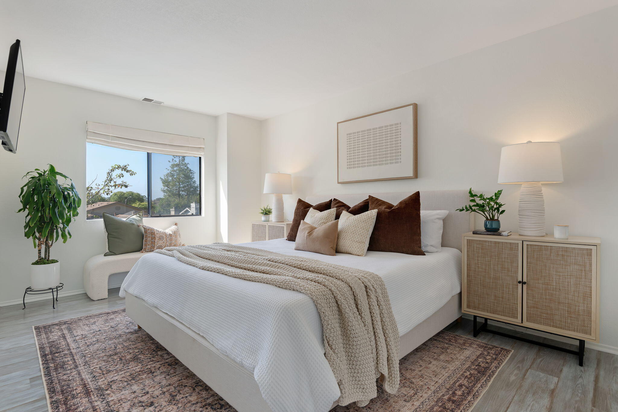 4018 Primavera Road, Unit A Santa Barbara, CA 93110 - Photo 12 of 29 Primary Bedroom