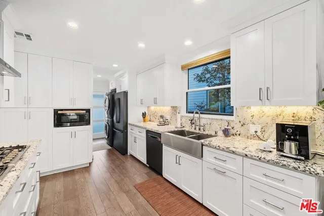 $1,995,000 | 2342 Beverwil Drive, Los Angeles, CA 90034