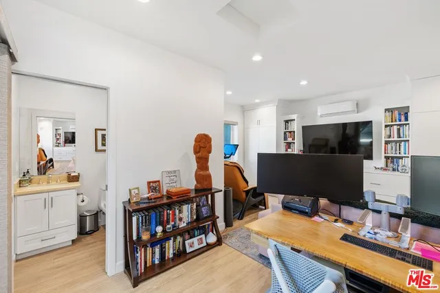 $1,995,000 | 2342 Beverwil Drive, Los Angeles, CA 90034