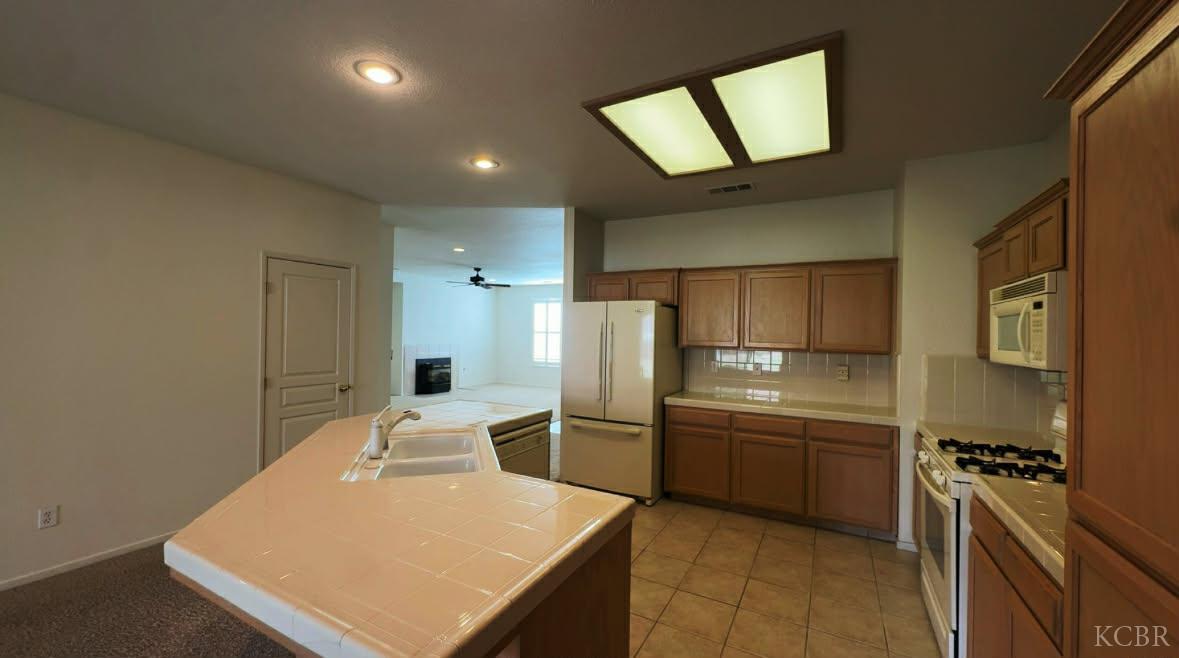 1770 West Rio Hondo Way Hanford, CA 93230 - Photo 19 of 36 Gallery Image 19