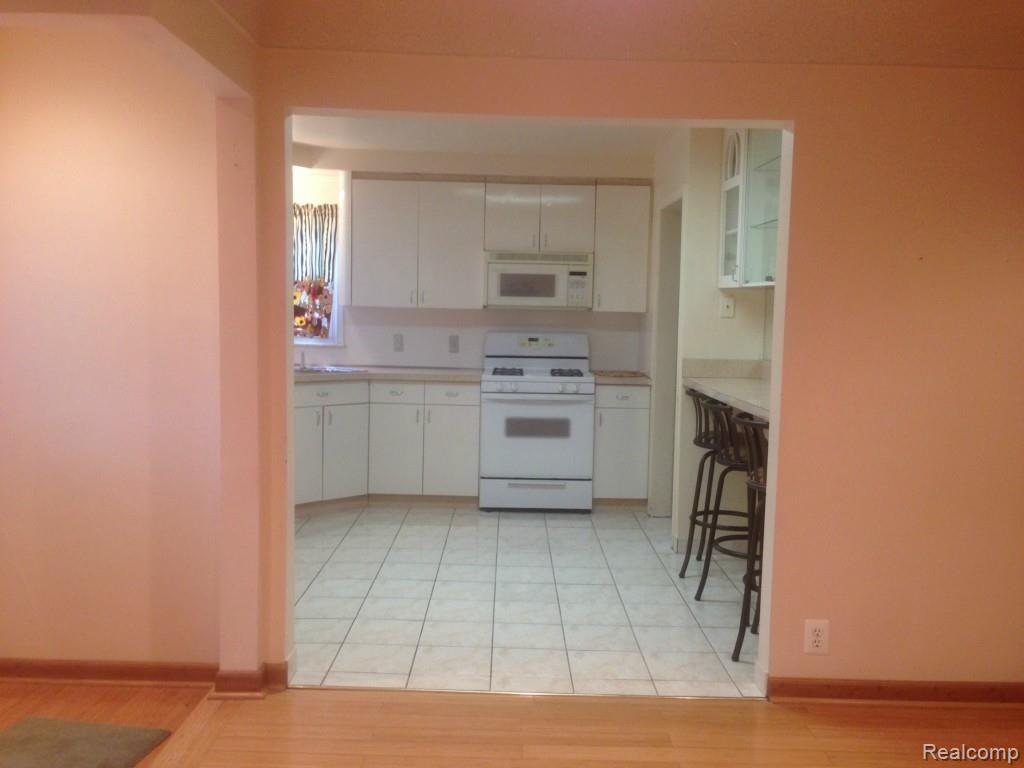 23851 Moritz Street Oak Park, MI 48237 - Photo 2 of 13 IMG_1796.jpg