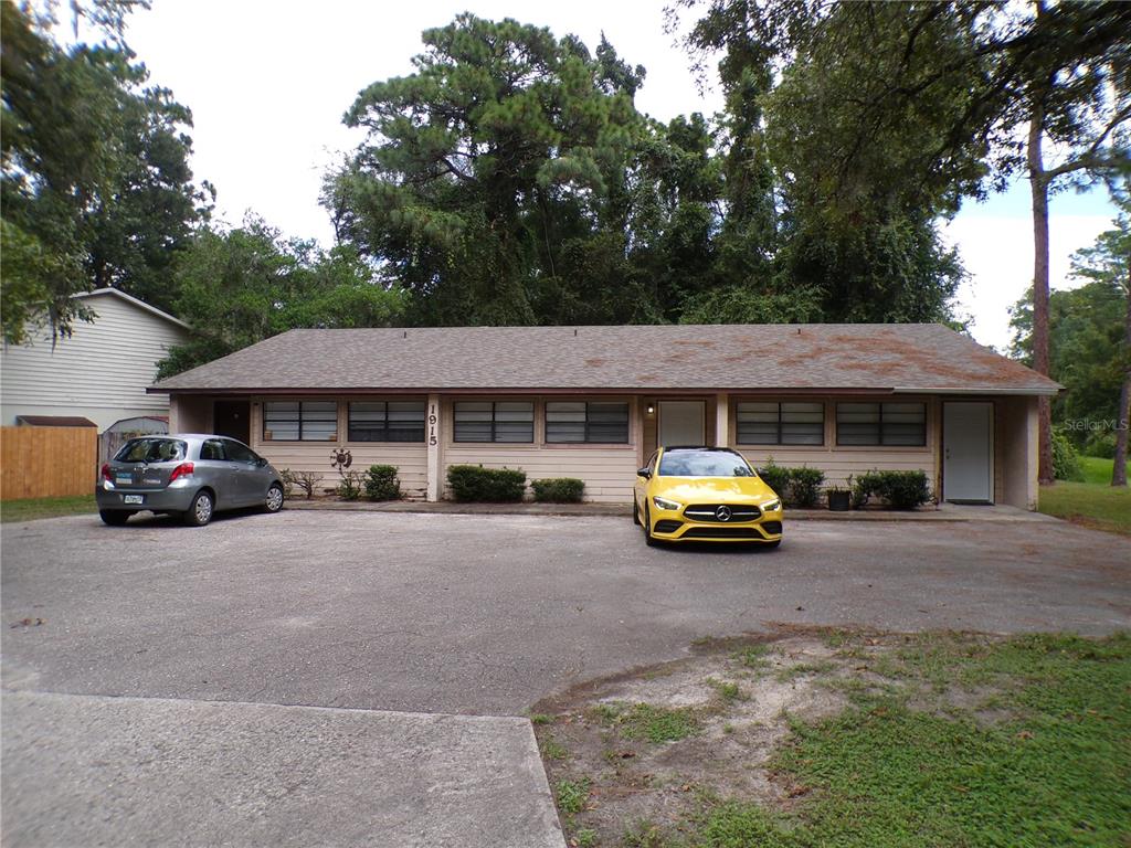 1915 Southwest 70th Terrace Gainesville, FL 32607 - Photo 3 of 17 Gallery Image 3