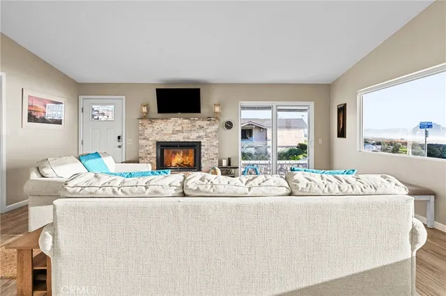 $2,589,000 | 3302 Beachcomber Drive, Morro Bay, CA 93442