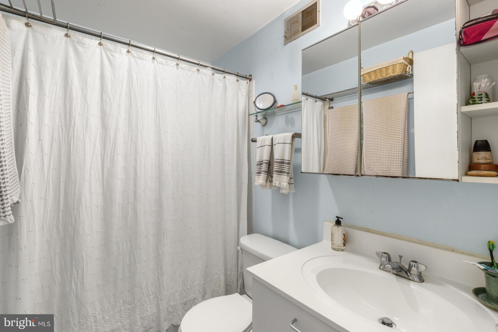 620 South 18th Street, Unit 2 Philadelphia, PA 19146 - Photo 16 of 20