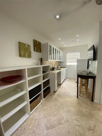 $1,650 | 635 8th Street, Unit 203, Miami Beach, FL 33139