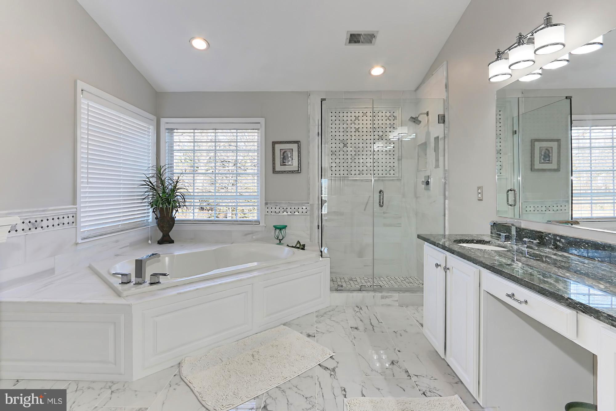 6160 Cobbs Road Alexandria, VA 22310 - Photo 16 of 30 Bath (Master)