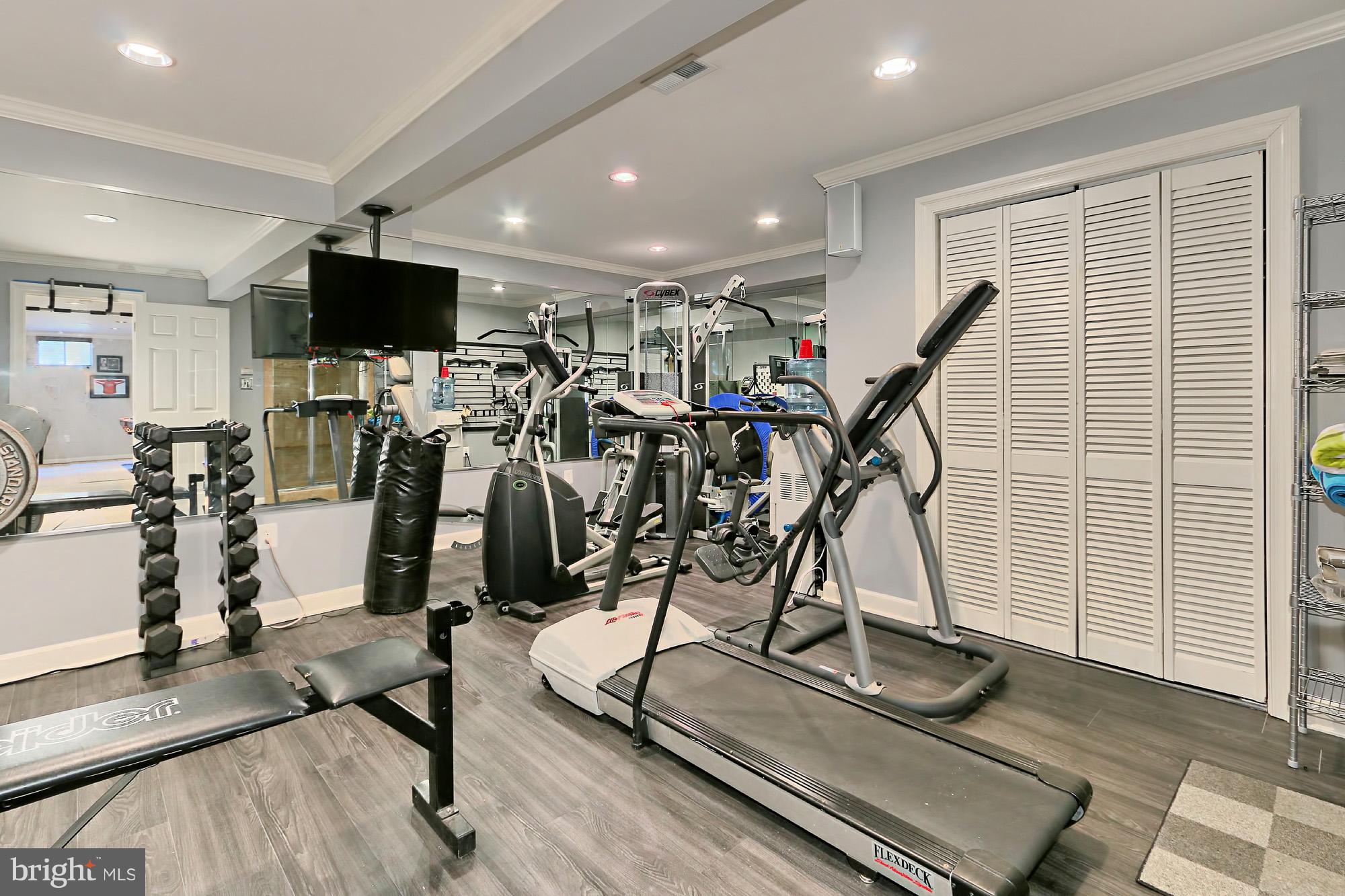 6160 Cobbs Road Alexandria, VA 22310 - Photo 27 of 30 Full gym w/ steam room