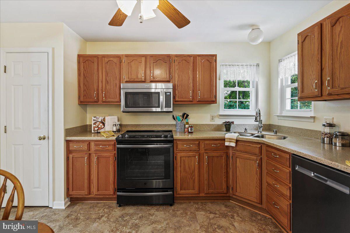 8480 Tipton Drive Laurel, MD 20723 - Photo 8 of 40