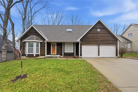 $425,000 | 8003 Mullen Road, Lenexa, KS 66215