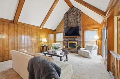 $425,000 | 8003 Mullen Road, Lenexa, KS 66215