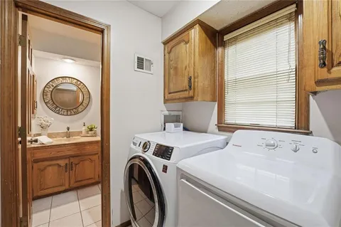 $425,000 | 8003 Mullen Road, Lenexa, KS 66215