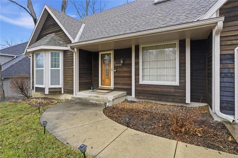 $425,000 | 8003 Mullen Road, Lenexa, KS 66215