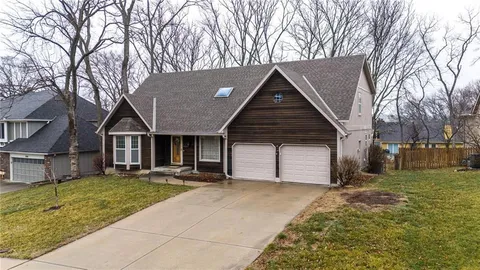 $425,000 | 8003 Mullen Road, Lenexa, KS 66215