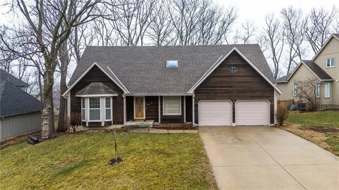 $425,000 | 8003 Mullen Road, Lenexa, KS 66215