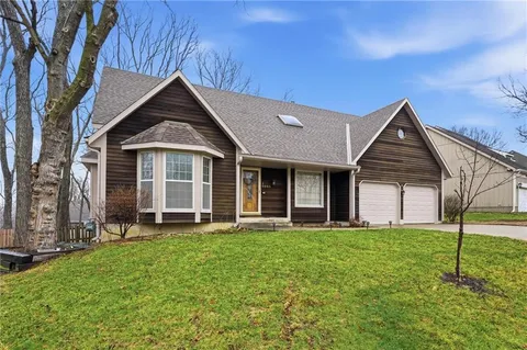 $425,000 | 8003 Mullen Road, Lenexa, KS 66215