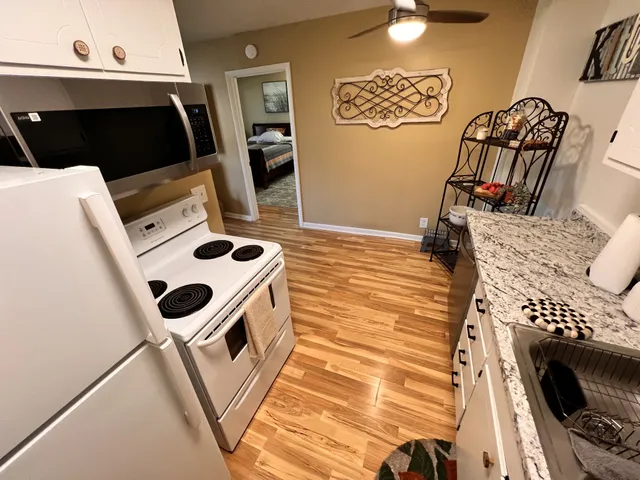 $1,400 | 2601 Hillsboro Pike, Unit J9, Nashville, TN 37212