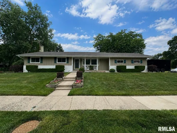 $342,500 | 4612 West Lynnhurst Drive, Peoria, IL 61615