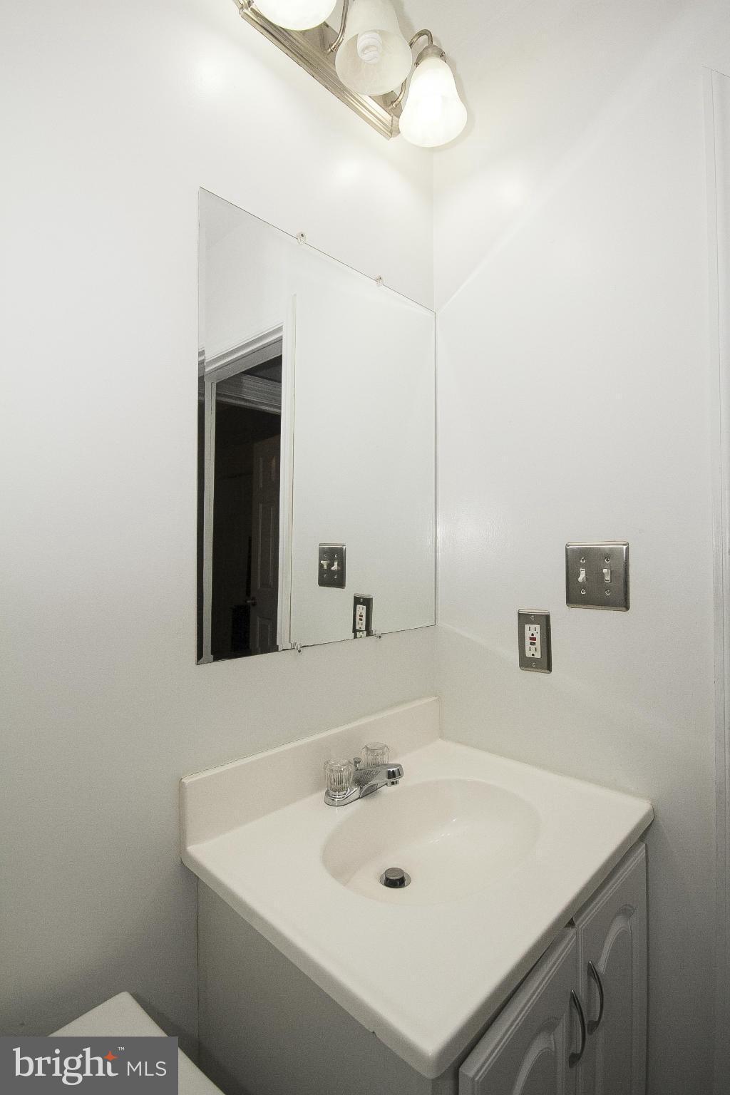 11 Crafton Road Baltimore, MD 21221 - Photo 17 of 24 Bath
