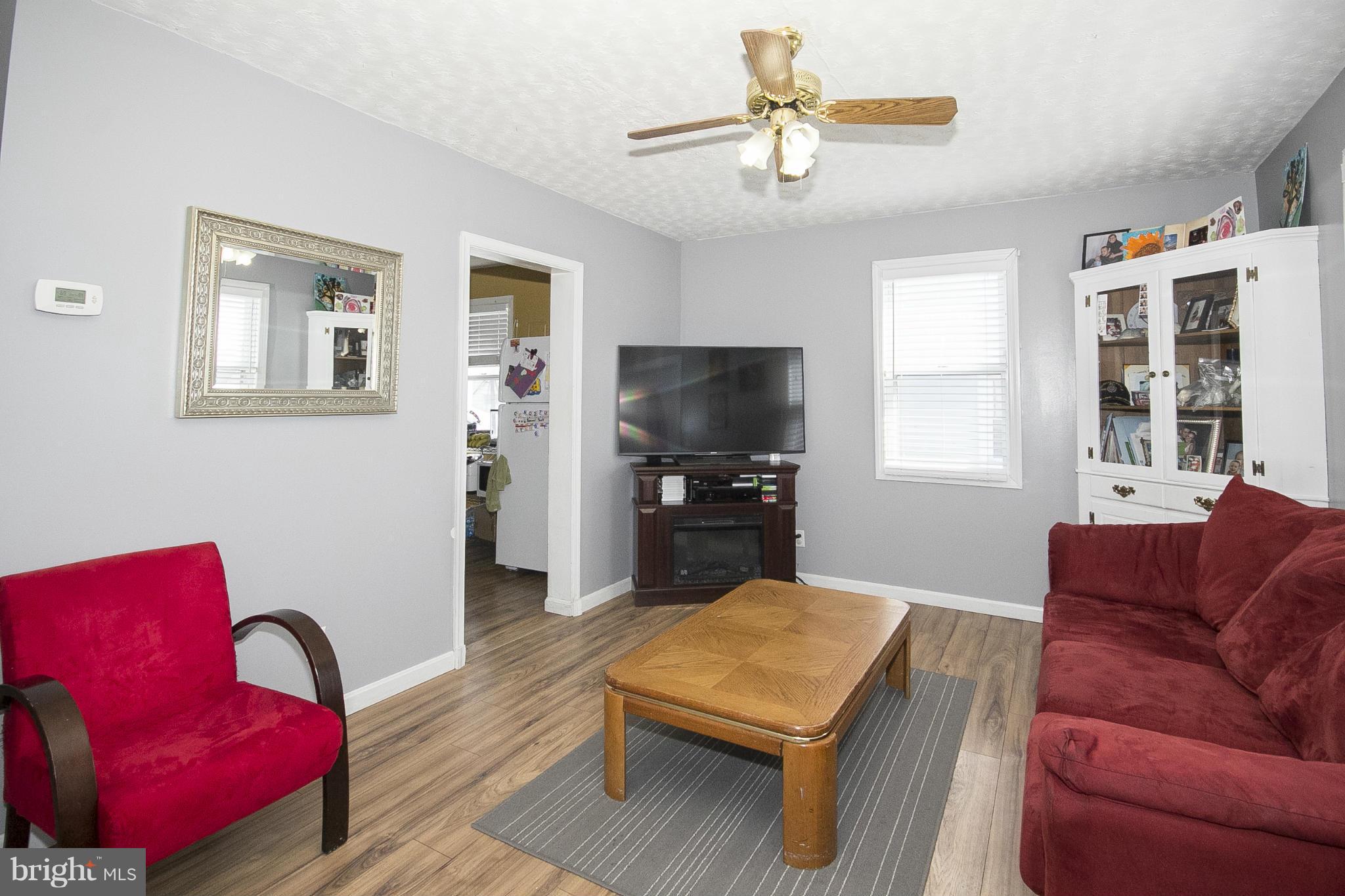 11 Crafton Road Baltimore, MD 21221 - Photo 3 of 24 Living Room