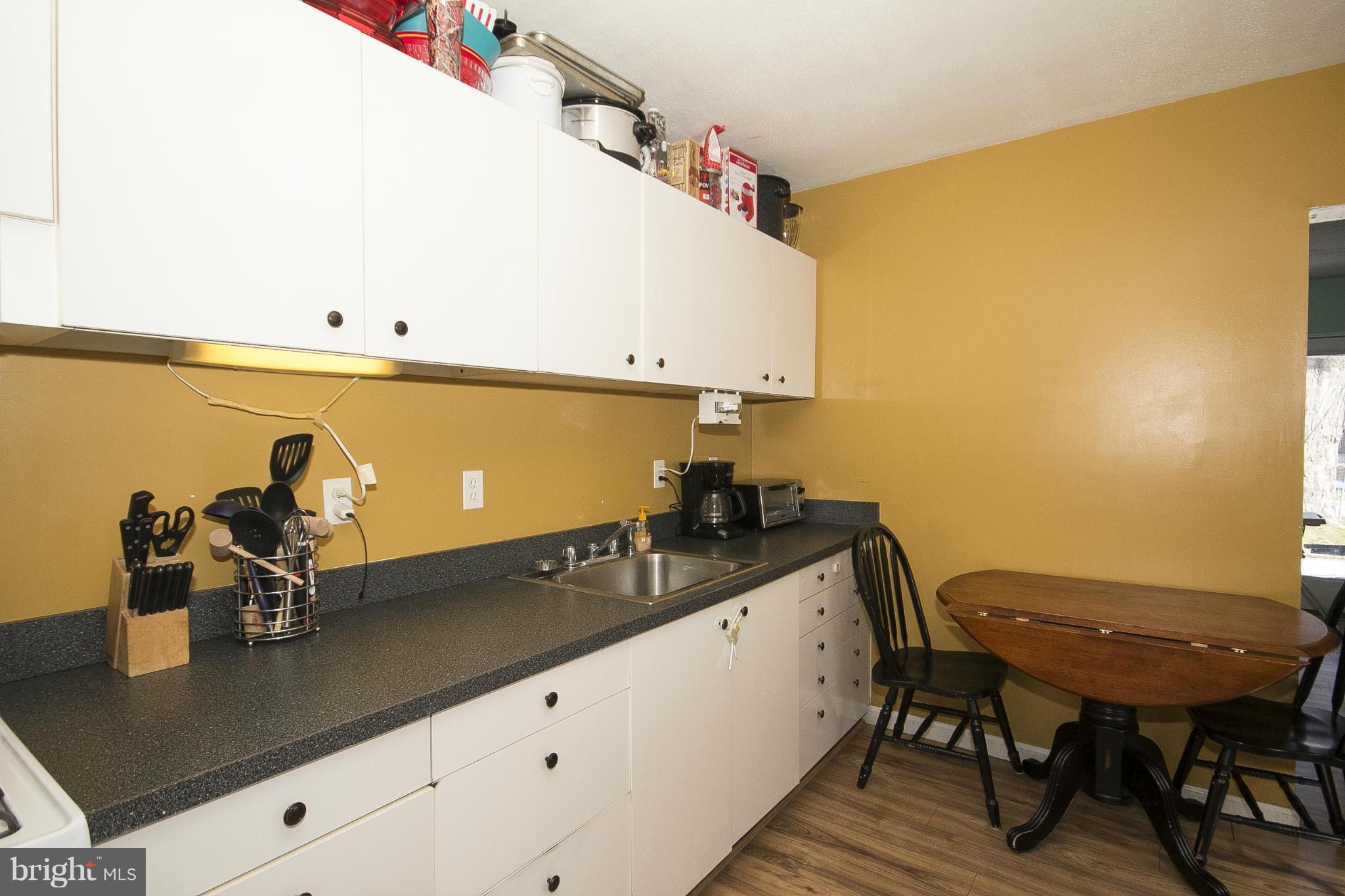 11 Crafton Road Baltimore, MD 21221 - Photo 8 of 24 Kitchen