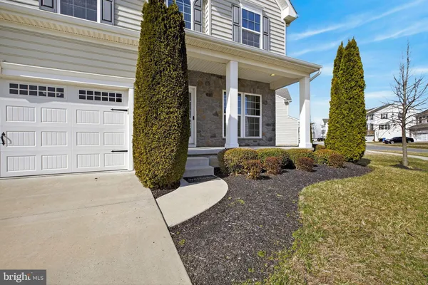 a view of house with a outdoor space