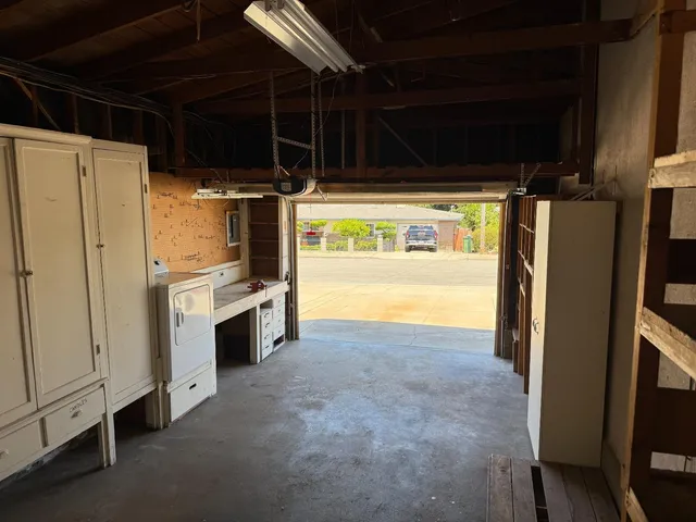 a view of utility room