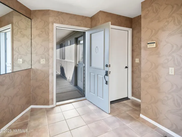 $629,000 | 416 North 4th Street, Selah, WA 98942