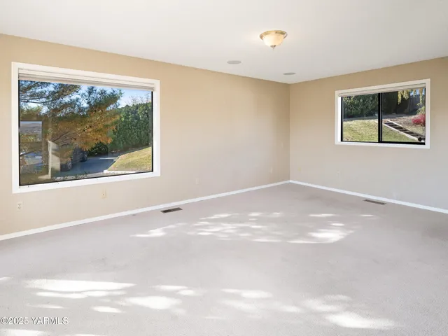 $629,000 | 416 North 4th Street, Selah, WA 98942