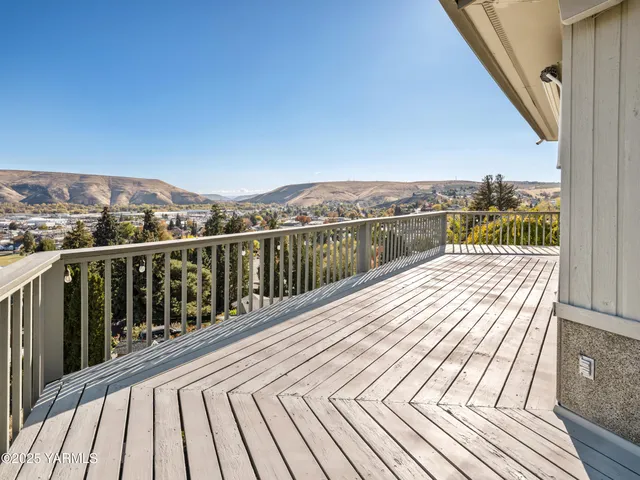 $629,000 | 416 North 4th Street, Selah, WA 98942