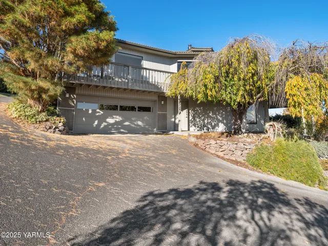 $629,000 | 416 North 4th Street, Selah, WA 98942