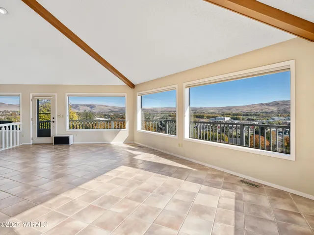 $629,000 | 416 North 4th Street, Selah, WA 98942