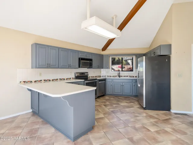 $629,000 | 416 North 4th Street, Selah, WA 98942