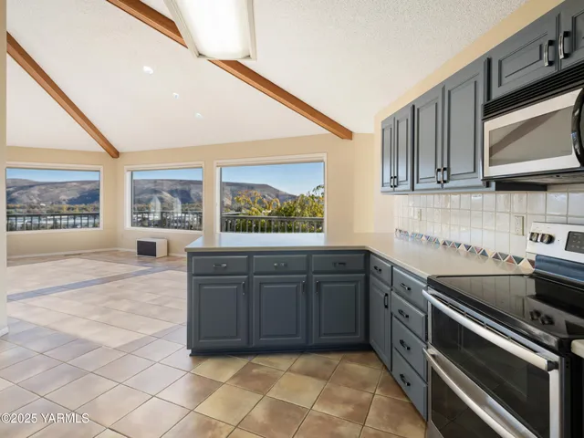 $629,000 | 416 North 4th Street, Selah, WA 98942