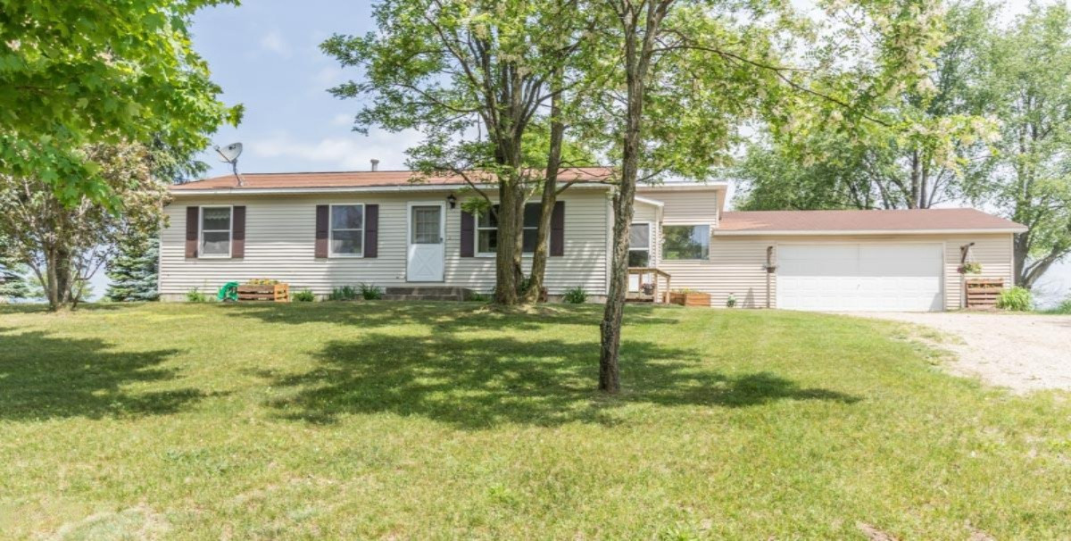 21392 West 6 Mile Road Reed City, MI 49677 - Photo 4 of 23 Frontview
