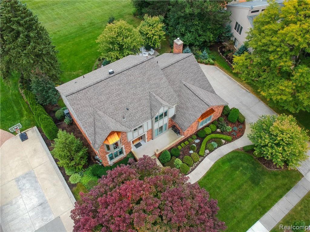 4864 Rivers Edge Drive Troy, MI 48098 - Photo 38 of 39 Aerial_II.jpg