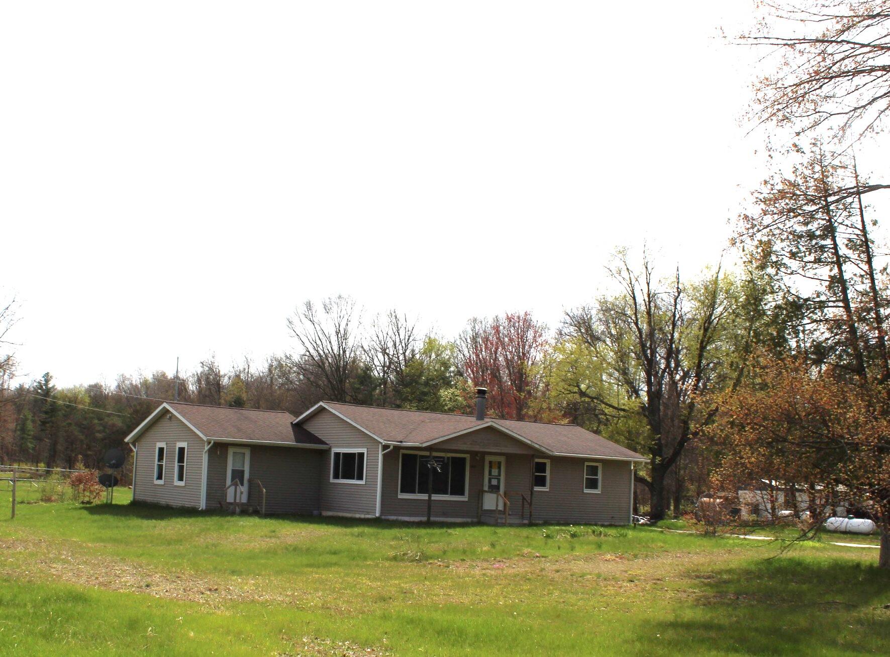 2465 East Arthur Road Rothbury, MI 49452 - Photo 4 of 15 SIDE LEFT 0