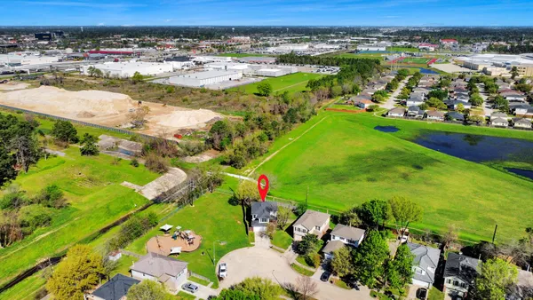 $2,175 | 403 Willow W Drive, Houston, TX 77073